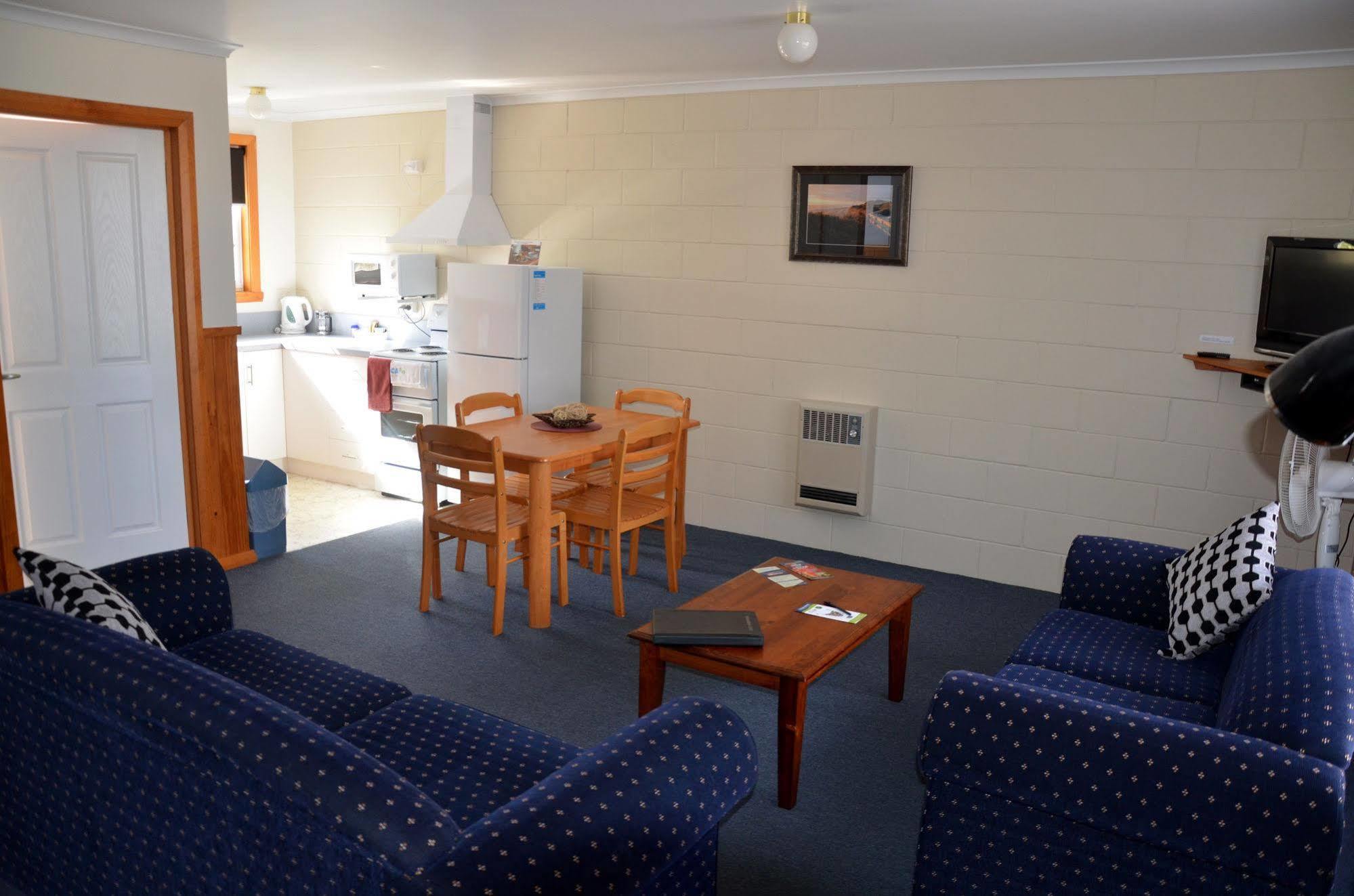 Castaway Holiday Apartments Strahan Dış mekan fotoğraf
